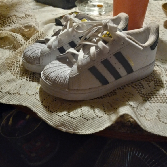 Addias shell toed sneakers - Picture 3 of 4